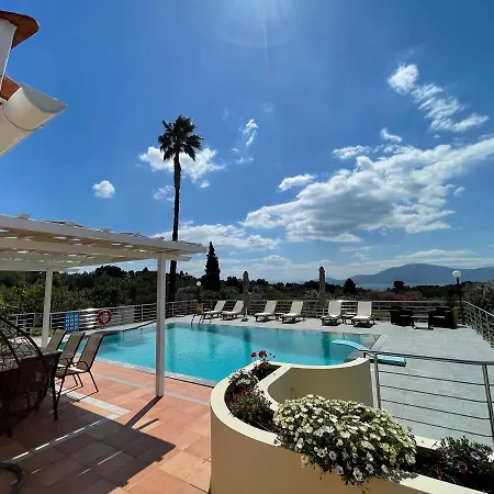 Villa Kouvelia Country Luxury Nerotrivia