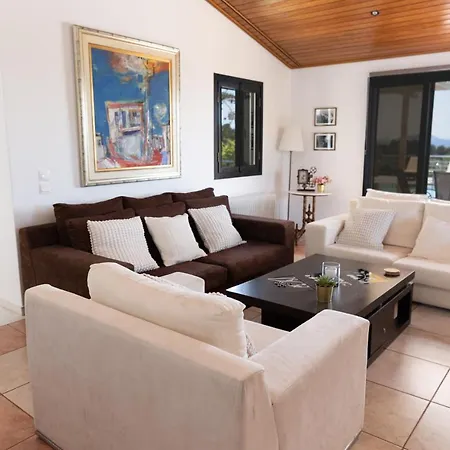 Villa Kouvelia Country Luxury Nerotrivia