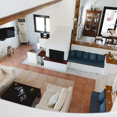 Kouvelia Country Luxury Villa Nerotrivia
