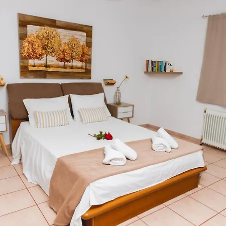 Kouvelia Country Luxury Nerotrivia