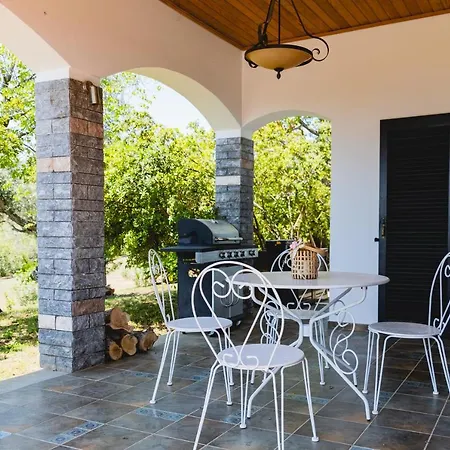 Kouvelia Country Luxury