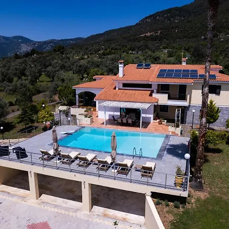 Kouvelia Country Luxury *