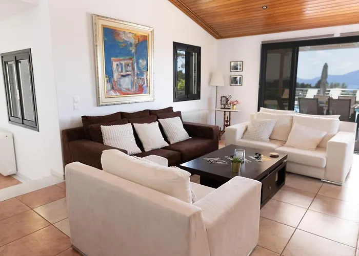 Villa Kouvelia Country Luxury Nerotrivia